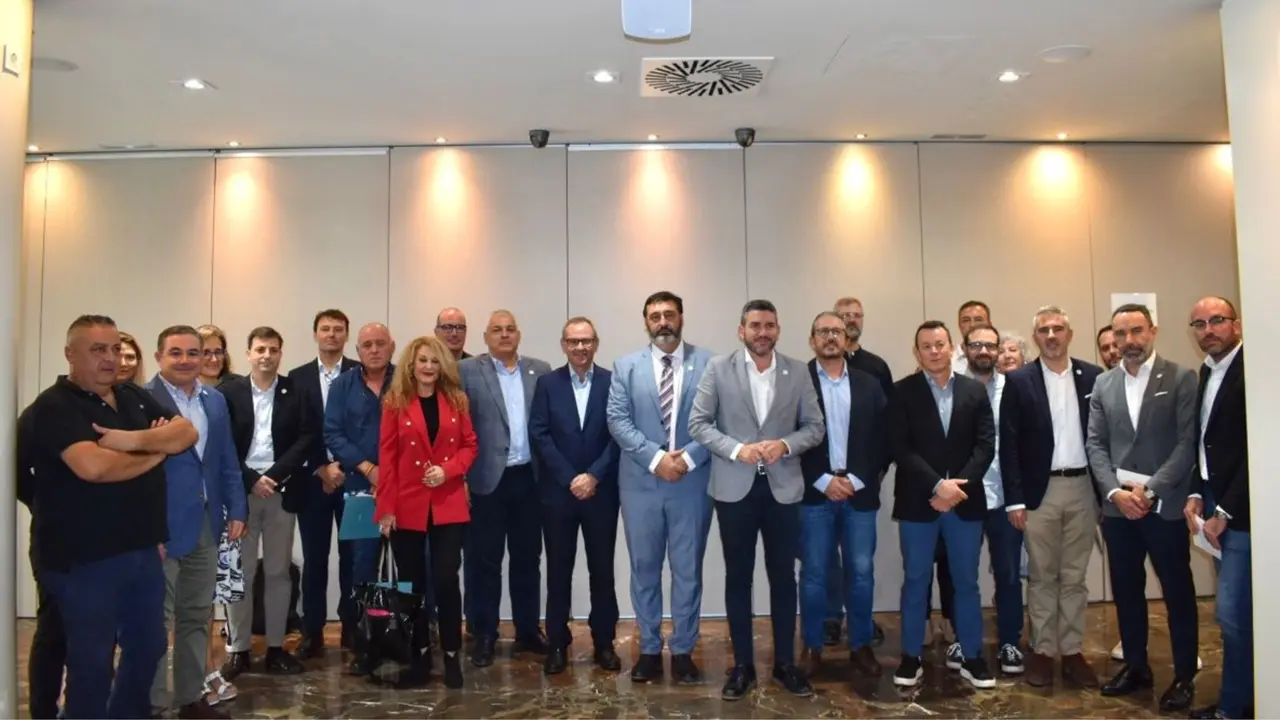 El consejero de Agua, Agricultura, Ganader&iacute;a, Pesca y Medio Ambiente de la Regi&oacute;n participa en el &lsquo;Caf&eacute; Ambiental&rsquo; organizado por AEMA con la colaboraci&oacute;n de Gesa
