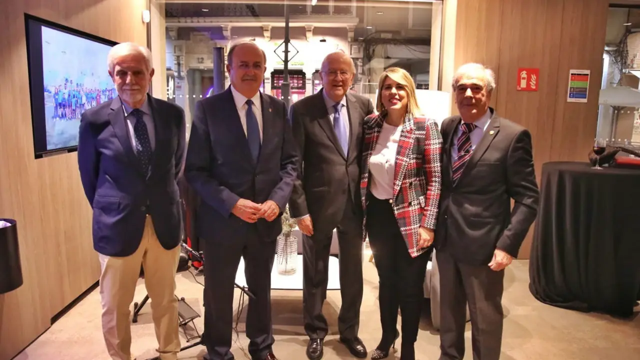 As&iacute; es la primera oficina 'Store Premier' de la Regi&oacute;n que Caixabank ha abierto en Cartagena