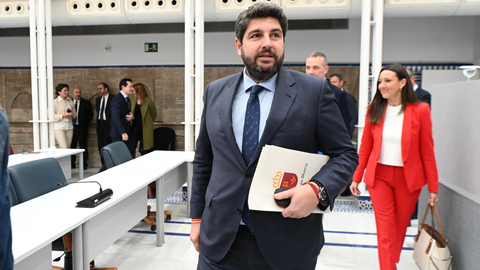 L&oacute;pez Miras, durante su intervenci&oacute;n en la Asamblea Regional