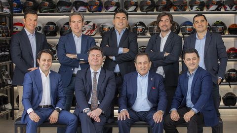 El nuevo consejo de administraci&oacute;n de NZI Helmets contar&aacute; con su fundador, Nazario Ib&aacute;&ntilde;ez Azor&iacute;n, as&iacute; como con sus dos hijos, Nazario Ib&aacute;&ntilde;ez Ort&iacute;n, presidente de la compa&ntilde;&iacute;a y Ram&oacute;n Ib&aacute;&ntilde;ez Ort&iacute;n. Gelete Nieto, Pablo Reig, Juan Jos&eacute; Bernat, Alejandro P&eacute;rez, Juan Luis Barrios y Javier Mac&iacute;as, en representaci&oacute;n de Alhelayel Abdulrahman Abdullah, inversor saud&iacute; que adquiri&oacute; el 13% de la compa&ntilde;&iacute;a, completan el equipo.