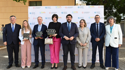 L&oacute;pez Miras, junto a las empresas distinguidas en los terceros Premios Empresariales Campus Mare Nostrum