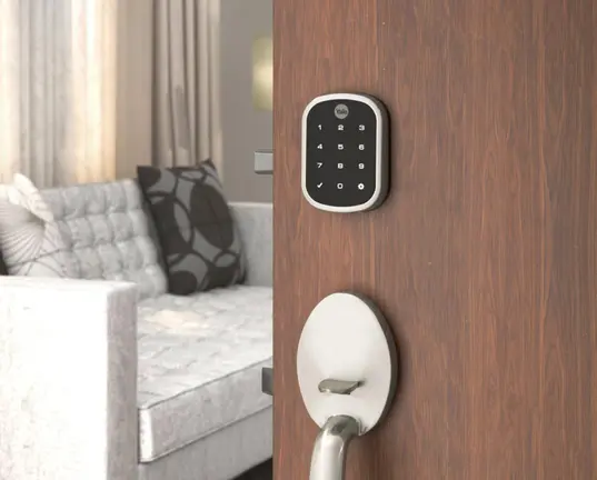 Yale Assure Lock con Z-Wave - Cerrojo de seguridad inteligente para pantalla t&aacute;ctil - Funciona con alarma de anillo, Samsung SmartThings, Wink y m&aacute;s