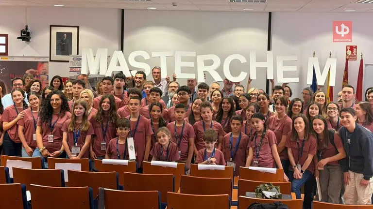 La UMU premia a Cierva Pe&ntilde;afiel, Santiago Grisol&iacute;a y Maristas Sagrado Coraz&oacute;n en la VIII edici&oacute;n de MasterChem. Santiago Grisol&iacute;a vuela a las Olimpiadas Europeas de Ciencias Experimentales en Suecia tras ganar la categor&iacute;a de Secundaria 🧪
