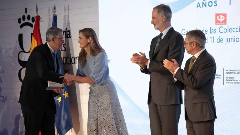 Felipe VI distingue a la CHS en el acto del centenario de las Confederaciones Hidrogr&aacute;ficas