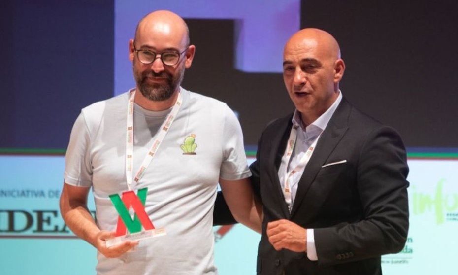 Dani Andreu recibe el premio en Alhambra Venture