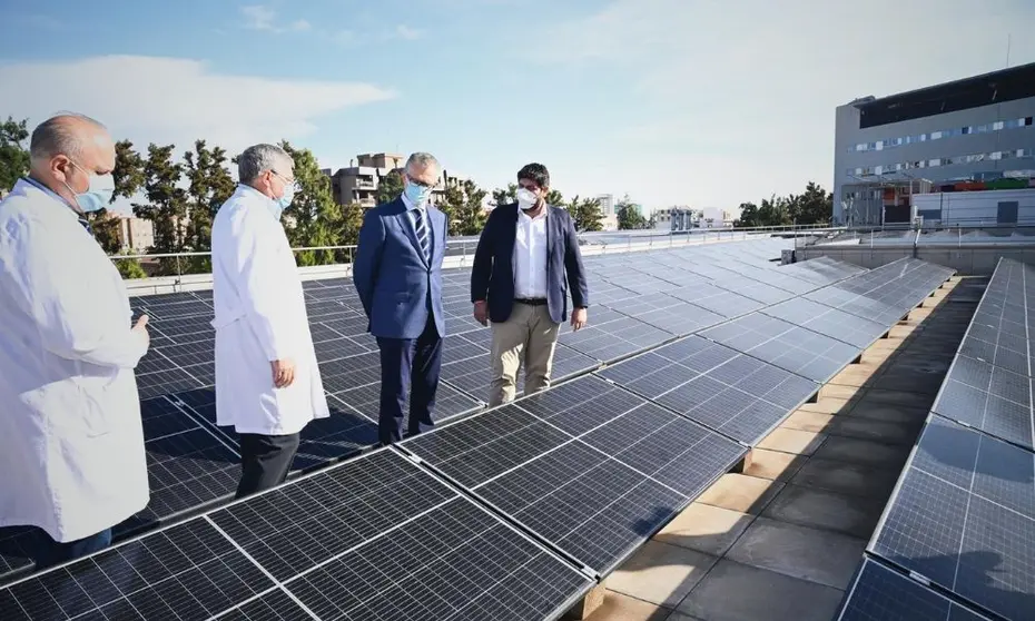 El presidente de la Comunidad, Fernando López Miras, presenta las medidas de eficiencia energética previstas por el Servicio Murciano de Salud hasta 2030 (Foto: CARM)