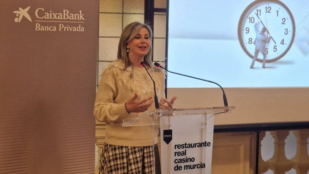 Olga García, directora territorial de Caixabank en Murcia