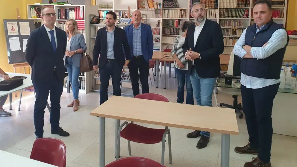 El Consejero de Educación, Formación Profesional y Empleo, Víctor Marín, visitó el IES Octavio Carpena Artés de Santomera