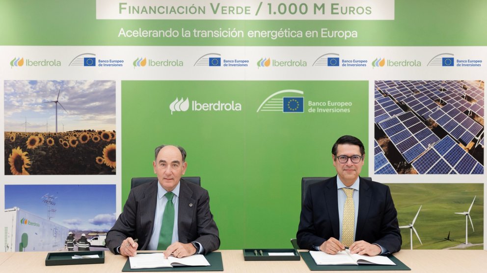 El acuerdo ha sido firmado en Madrid por Ricardo Mourinho Félix, vicepresidente del Banco Europeo de Inversiones, e Ignacio Galán, presidente de Iberdrola.
