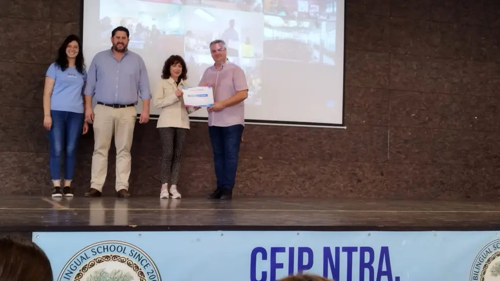 Entrega de diplomas al Nuestra Señora del Rosario