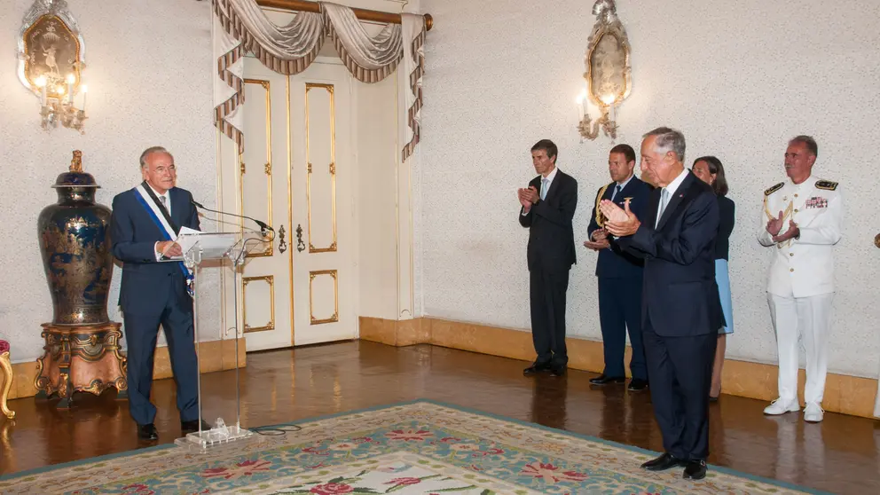 El presidente de la República Portuguesa impone a Isidro Fainé la Gran Cruz de la Orden del Infante Don Henrique