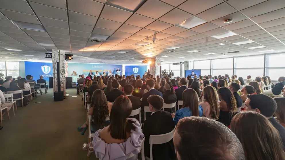 Graduación en Universae