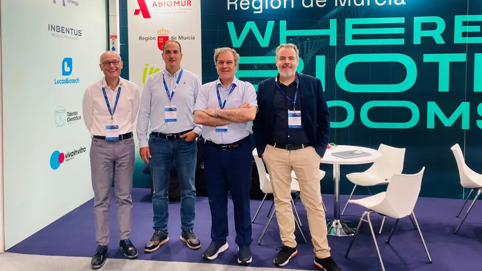 Participantes de la Región en BioSpain. Entre ellos, Javier Lucas (CEO Lucas Biotech), Javier Gómez Moya (CEO Viva in Vitro) y Rafa Valverde (CEO Inbentus)