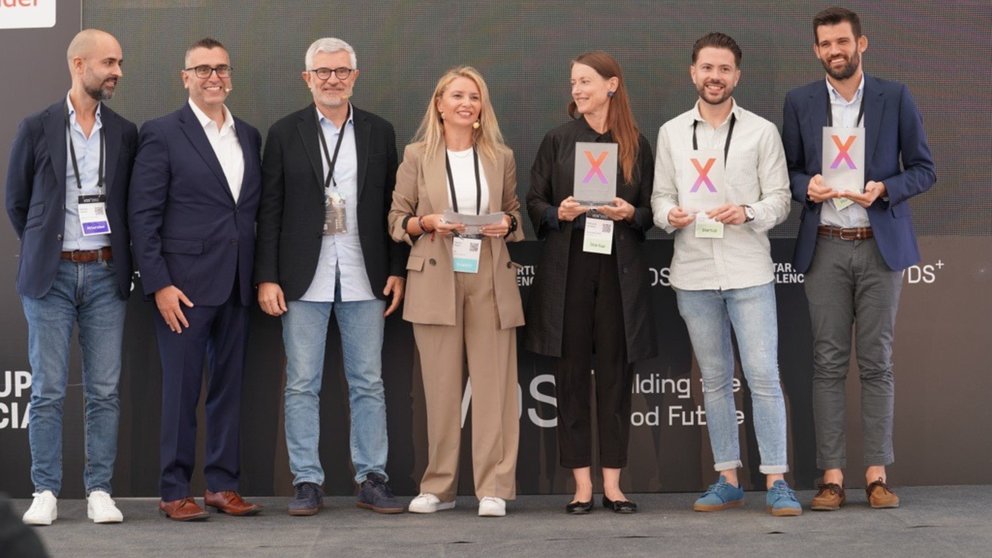 El CEO de Santander España con los ganadores SX Spain Award