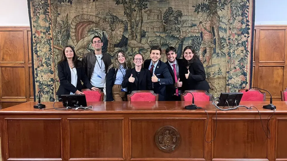 Estudiantes de la UMU ganan el I 'Torneo Erasmus de Debate Académico', celebrado en Zaragoza