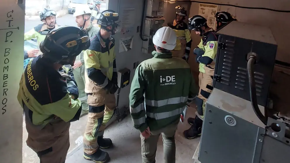 i-DE forma a Bomberos Región de Murcia para actuar en situaciones de riesgo en instalaciones eléctricas