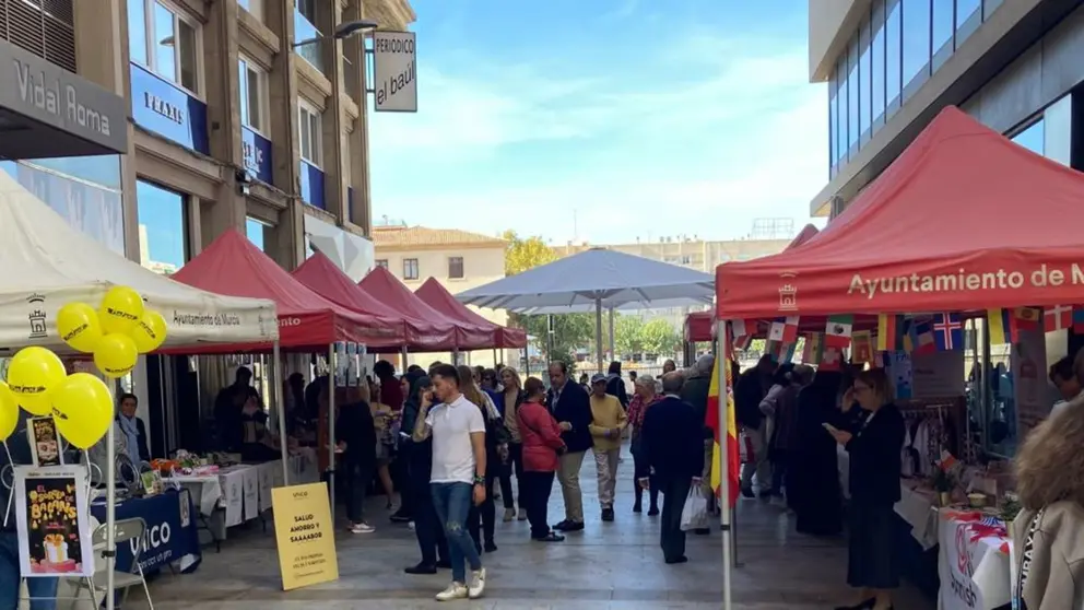 El talento emprendedor femenino se exhibe en la calle Almudena de Murcia