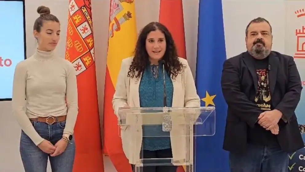 La concejala de Talento Joven y Espacios Públicos del Ayuntamiento de Murcia, Sofía López-Briones, presenta la tercera edición del certamen audiovisual 'Jóvenes que asombran'