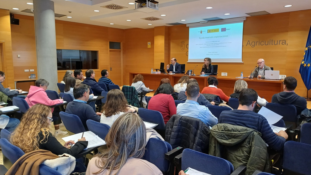 Imagen de la jornada informativa celebrada en la Consejería de Agua, Agricultura Ganadería y Pesca