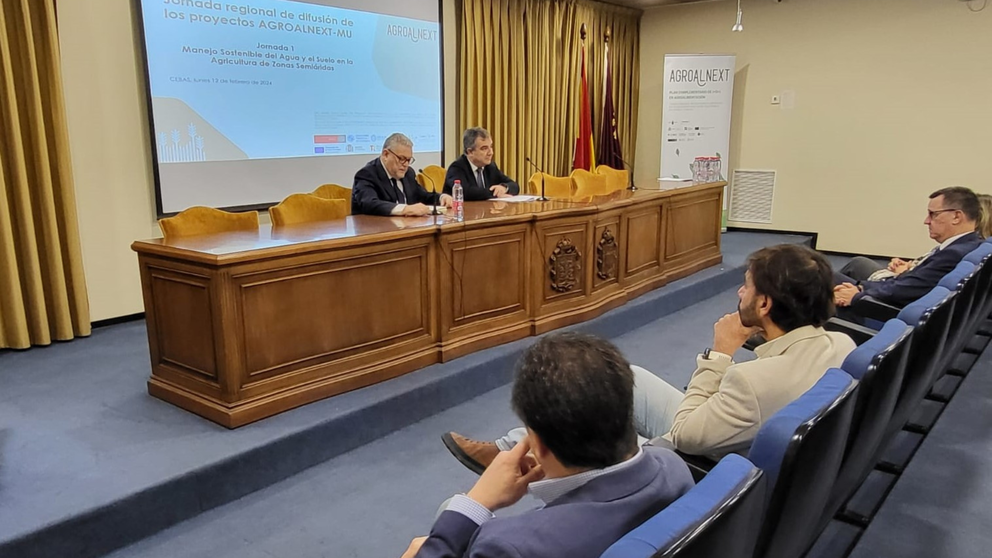 El consejero de Medio Ambiente, Universidades, Investigación y Mar Menor, Juan María Vázquez, realiza la apertura de la I Jornada de exposición de proyectos del Plan Complementario en Agroalimentación Agroalnext Región de Murcia