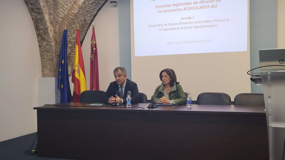 El consejero de Medio Ambiente, Universidades, Investigación y Mar Menor, Juan María Vázquez, inaugura la II Jornada de exposición de proyectos del Plan Complementario en Agroalimentación Agroalnext