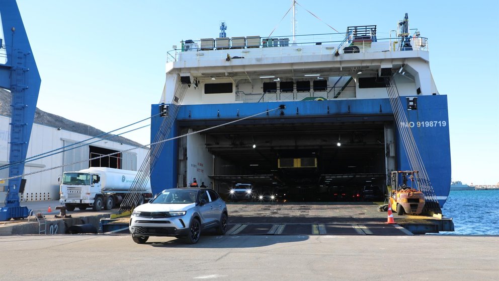 El Puerto de Cartagena se estrena con el tráfico ro-ro de importación de 1.000 vehículos