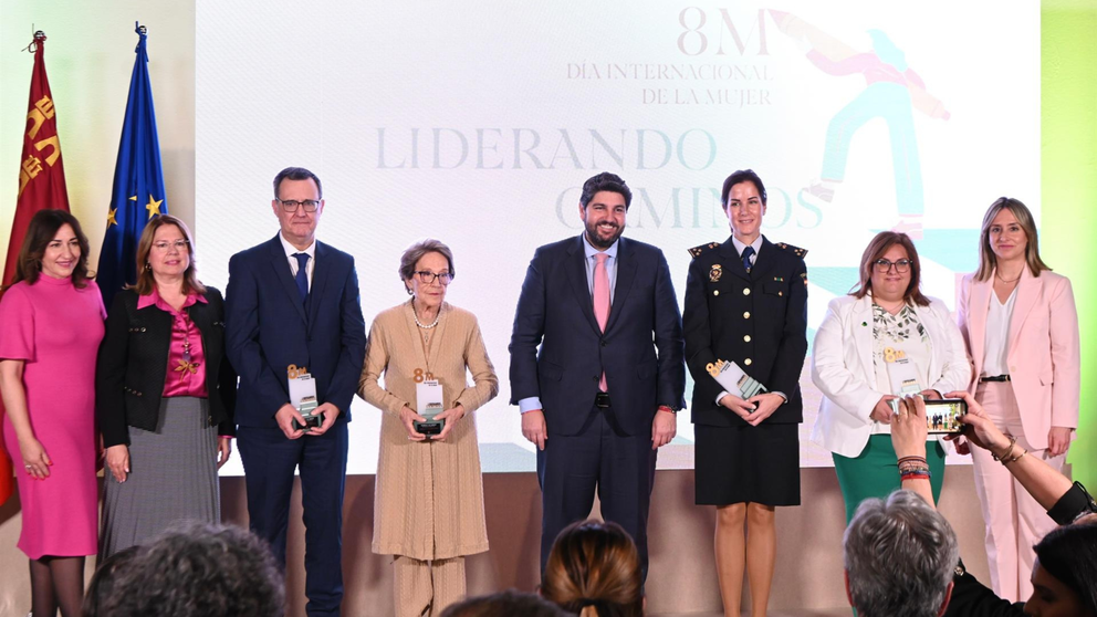 Imagen de las premiadas por el Gobierno murciano con motivo del 8M