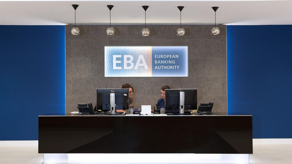 Archivo - Oficina y logo de la Autoridad Bancaria Europea (EBA).