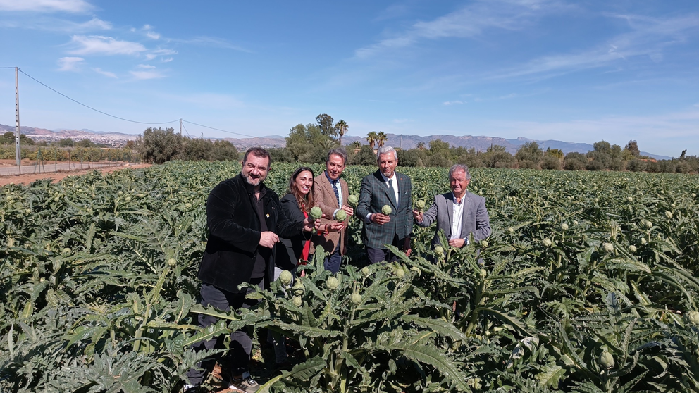 La consejera Sara Rubira en la inauguración del segundo corte 'El colmo de los colmos', organizado por Alcachofa de España