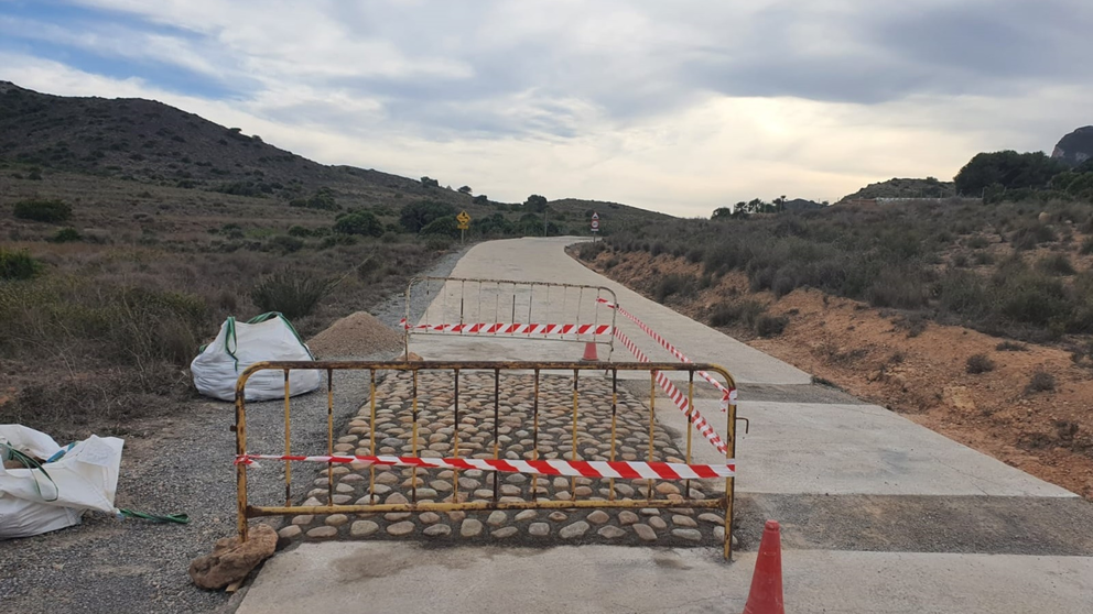 Obras que se están realizando en los accesos del Parque Regional de Calblanque para prevenir los atropellos sobre la fauna.