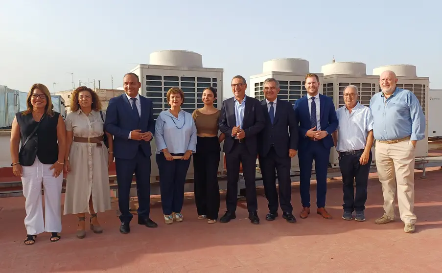 El consejero de Medio Ambiente, Universidades, Investigaci&oacute;n y Mar Menor, y el rector de la Universidad de Murcia, Jos&eacute; Luj&aacute;n, durante tu visita al renovado aulario de La Merced en la UMU.