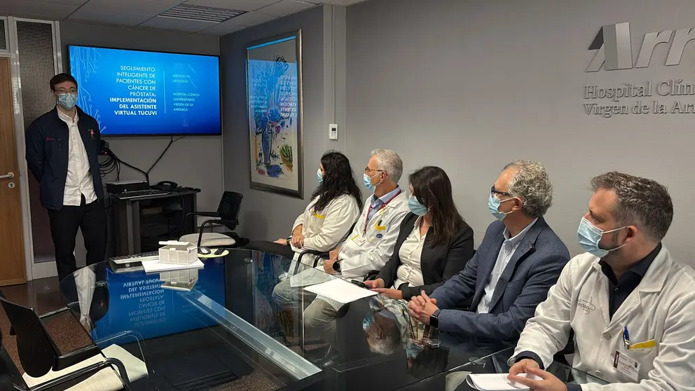 El asistente de IA 'Lola' complementa la labor de los profesionales y ofrece un acompa&ntilde;amiento m&aacute;s frecuente y personalizado.