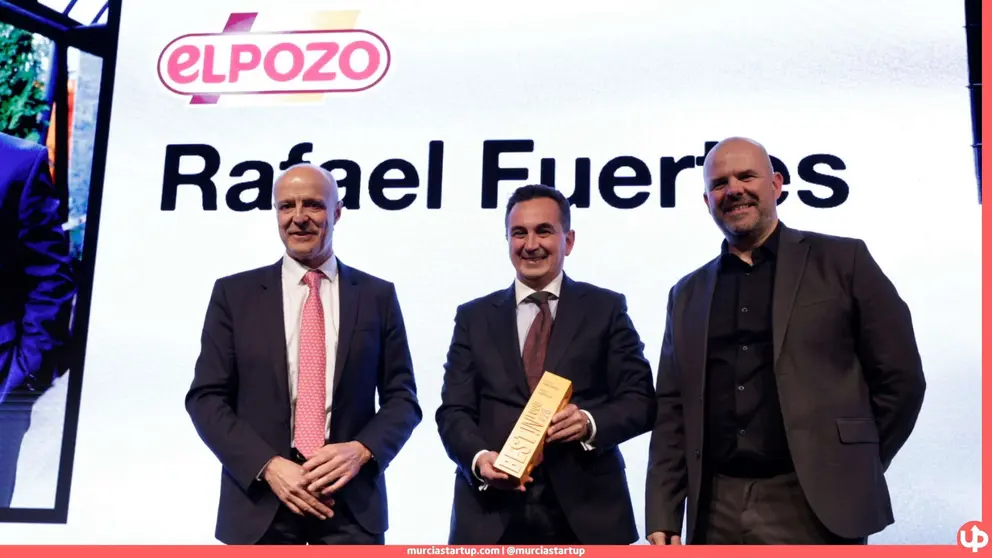 Rafael Fuertes, director general de ElPozo Alimentaci&oacute;n, recibe el galard&oacute;n Best CEO en los Best!N Food 2026. La empresa de Alhama de Murcia lleva diez a&ntilde;os seguidos como la marca m&aacute;s elegida por las familias espa&ntilde;olas y est&aacute; presente en el 72% de los hogares del pa&iacute;s.