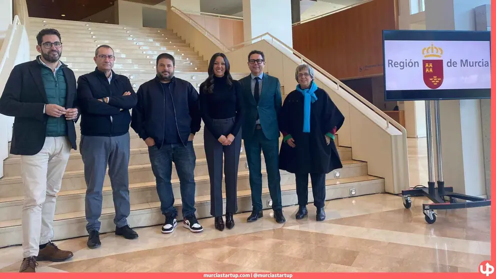 De izq. a der., Antonio Abril, presidente de Apromur; Pepe Cano, presidente de la ARTV, Alejandro Rius, presidente de Cinemur; Carmen Conesa, consejera de Cultura; Manuel Cebri&aacute;n, director del ICA; y Cecilia Ib&aacute;&ntilde;ez, presidenta de AMMA.