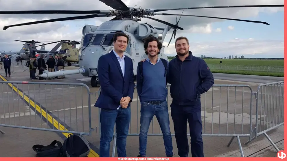 De izq. a der., el cartagenero Mario Ingl&eacute;s, Nico Hornillos y el tambi&eacute;n cartagenero Paco Ingl&eacute;s, fundadores de Obuu