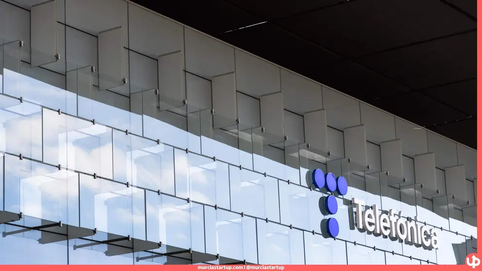 Fachada de la sede de Telef&oacute;nica