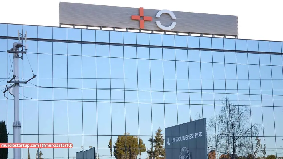Fachada de la sede de MasOrange en Pozuelo de Alarc&oacute;n