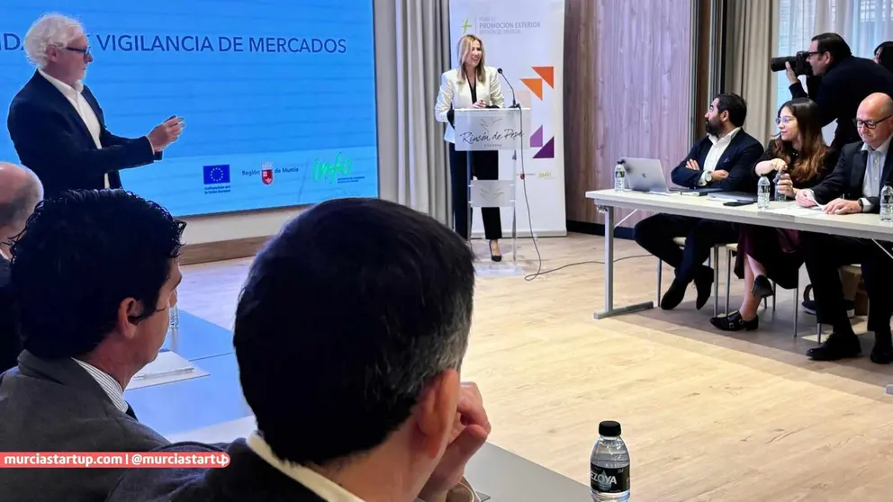 La consejera de Empresa, Empleo y Econom&iacute;a Social, Marisa L&oacute;pez Arag&oacute;n, durante la presentaci&oacute;n del estudio.