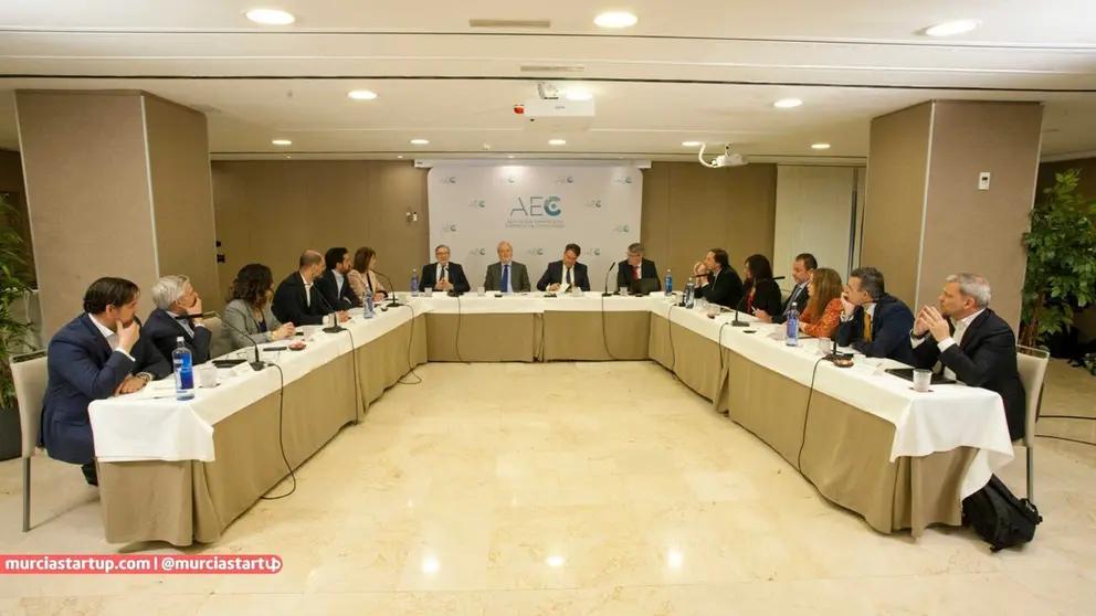 Desayuno informativo 'La consultor&iacute;a y la transformaci&oacute;n de las AAPP', organizado por la AEC