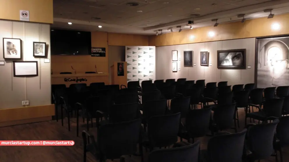 Sala de &aacute;mbito cultural de El Corte Ingl&eacute;s de Murcia