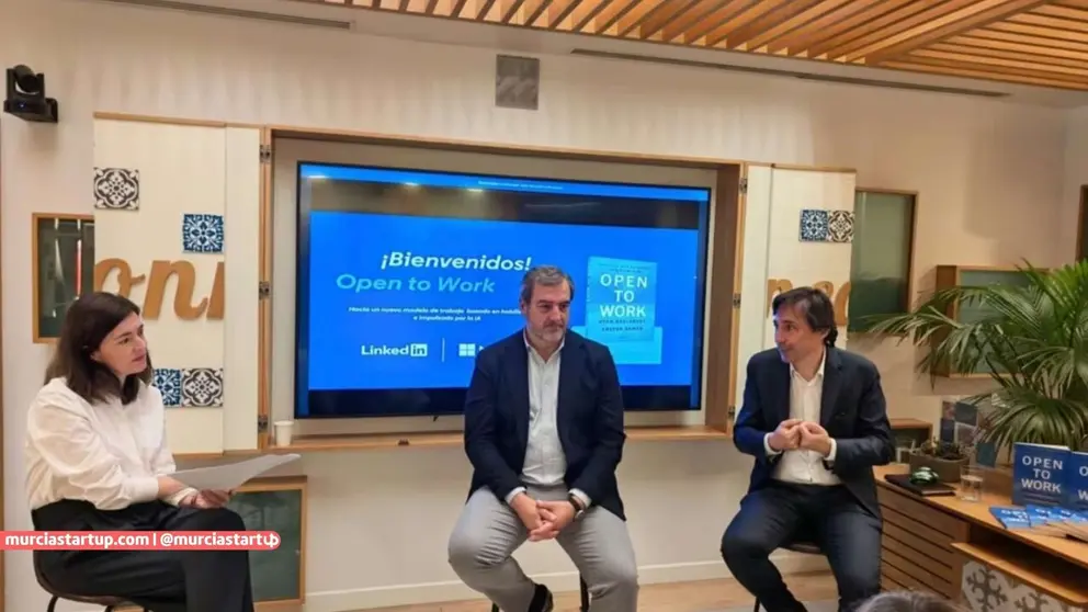 Presentaci&oacute;n del libro Open to Work en las oficinas de LinkedIn.