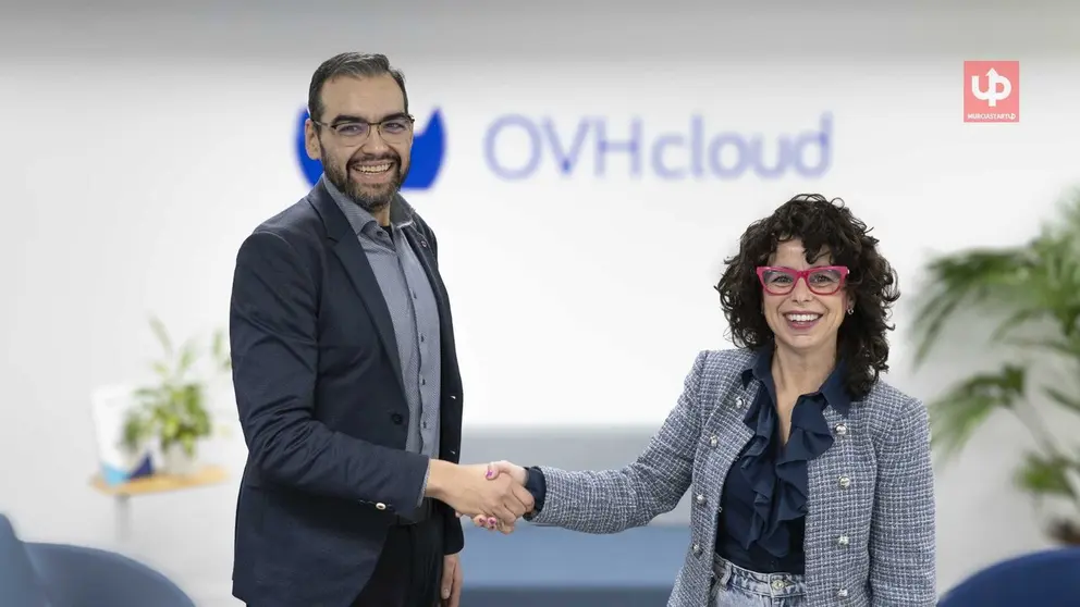Antonio Jara, CTO de Libelium, y Cristina Ortiz, Partner Program Manager en OVHcloud