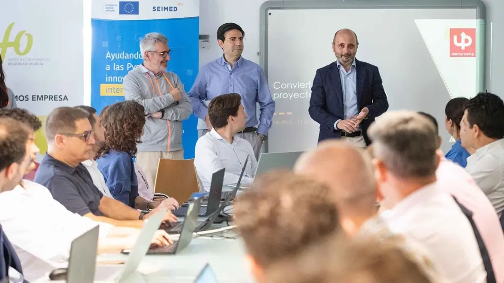 Empresa impulsa el programa &lsquo;Info Proyecta IA&rsquo; para transformar retos empresariales en proyectos innovadores