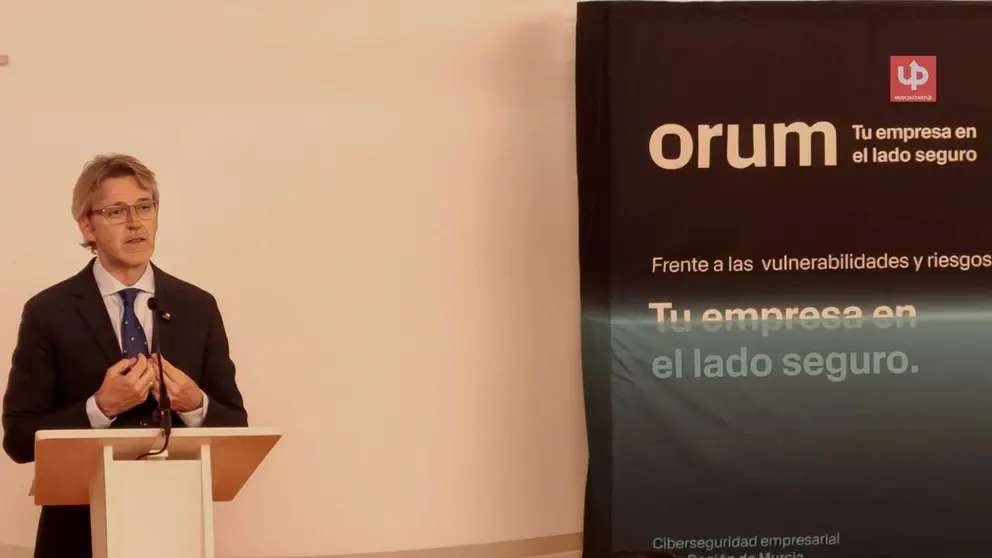 El consejero de Econom&iacute;a, Hacienda, Fondos Europeos y Transformaci&oacute;n Digital, Luis Alberto Mar&iacute;n, en un momento de su intervenci&oacute;n en la jornada de presentaci&oacute;n del proyecto ORUM