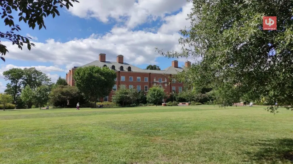 Fachada de la Universidad Johns Hopkins de Baltimore en Maryland, uno de los posibles destinos.