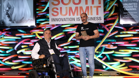 Antonio S&aacute;nchez Kaiser (der.), fundador de Bemyvega, junto a Jes&uacute;s Hern&aacute;ndez Gal&aacute;n, director de Accesibilidad Universal e Innovaci&oacute;n de Fundaci&oacute;n ONCE