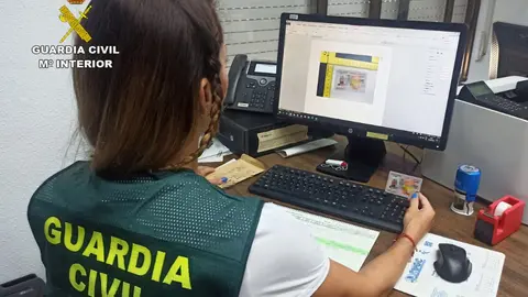 Agente de la unidad de ciberdelincuencia de la Guardia Civil