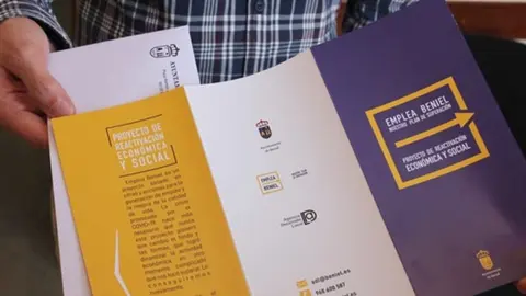 Folletos promocionales de EmpleaBeniel