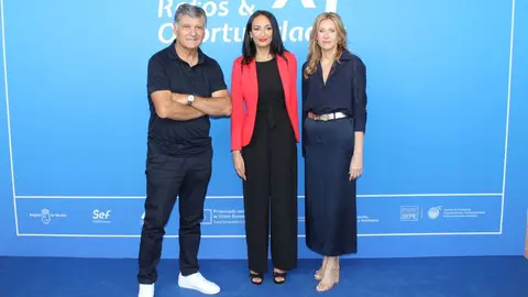 De izq. a der., Toni Nadal, la consejera Valle Migu&eacute;lez, y Marisa L&oacute;pez Arag&oacute;n, directora del SEF (Foto: CARM)
