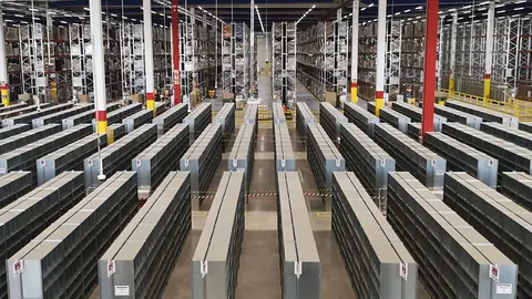 Almac&eacute;n de Amazon en Illescas